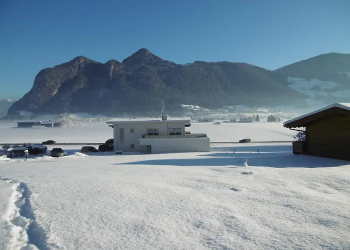 Ferienwohnung Zillertal Bacher 公寓