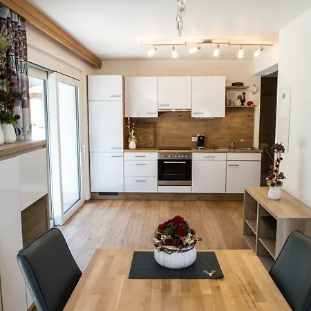 Апартаменты Ferienwohnung Zillertal Bacher *