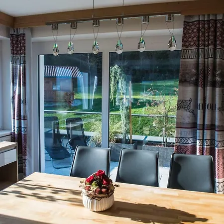 Апартаменты Ferienwohnung Zillertal Bacher *
